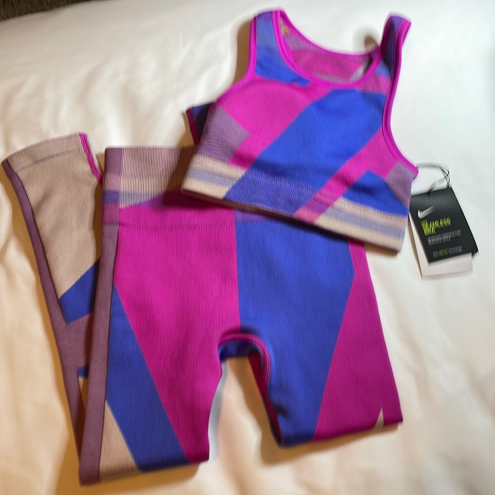 NIKE SCULPT ICON 2 PIECE SET TIGHTS/SPORTS BRA XS
